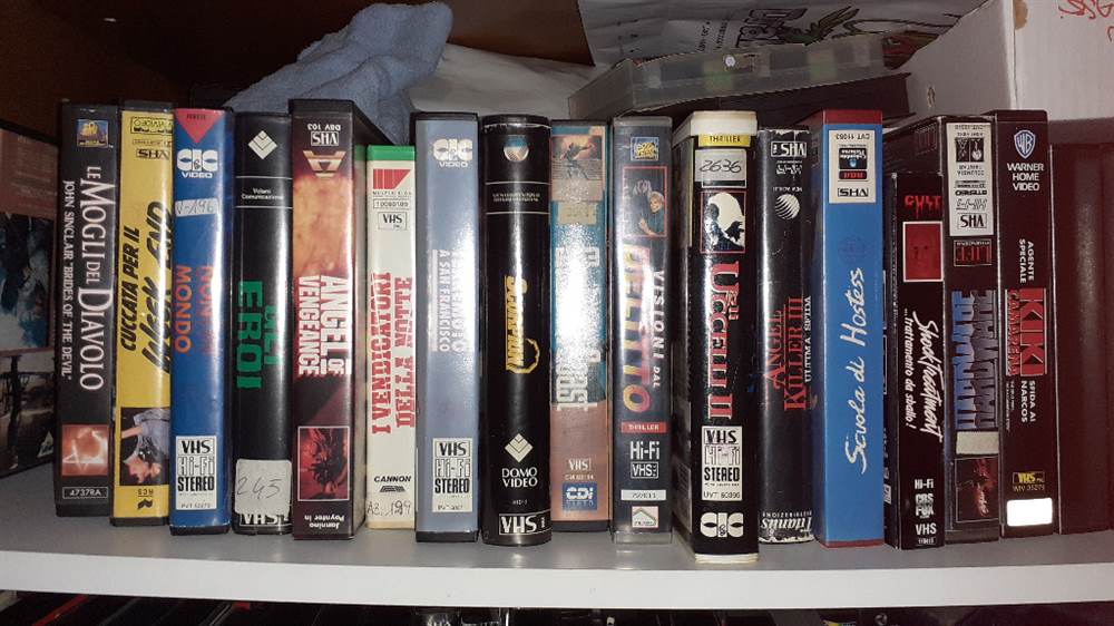 Foto 2 VHS varie (tutti film inediti in DVD)
