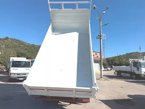 Camion Marca Iveco Stralis 100e18 tector ribaltabile Anno 2005 - Anteprima 7