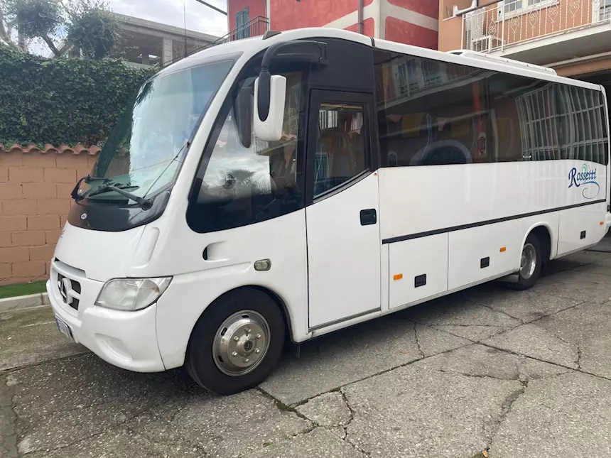 Foto 2Mercedes Beluga 2 Anno 2005 Km 900000 Euro 3, ottimo stato