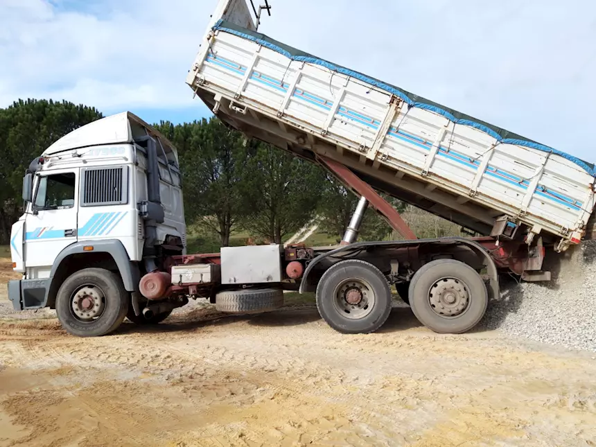 I90,36 ribaltabile varie disponibilità 2 assi 3 assi Iveco Anno 1990