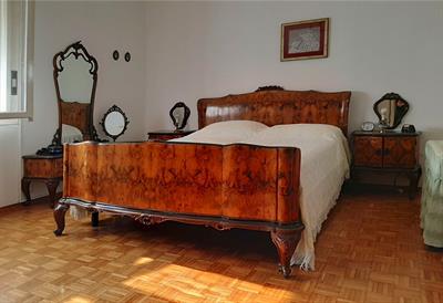 Camera da letto in stile Chippendale