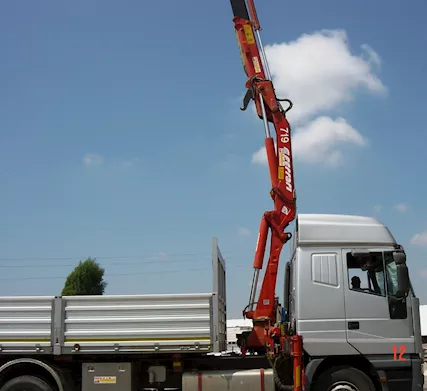 Iveco Eurotech 190 e 42 con gru Ferrari Anno 1998, cilindrata 13798 - Foto 2