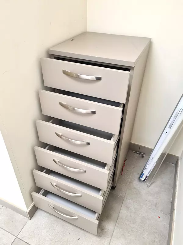 Foto 2 Cassettiera a 6 cassetti da ufficio usata