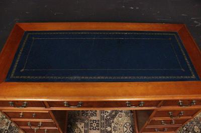 Scrivania in legno truciolare