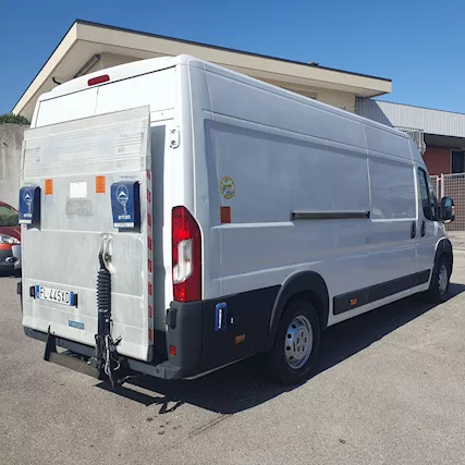 Fiat Ducato extralungo - sponda caricatrice - anno 2017