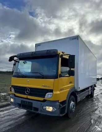 Camion isotermico Mercedes-Benz Atego