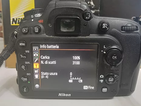 Nikon D7100 con scatola e Battery Grip - Foto 5