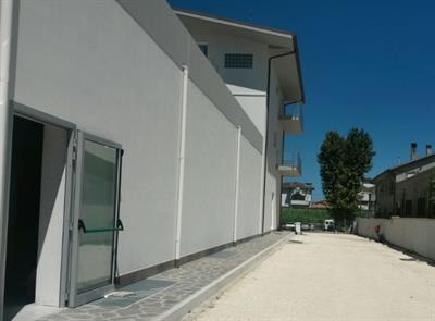 Garage e box temporanei deposito Chieti