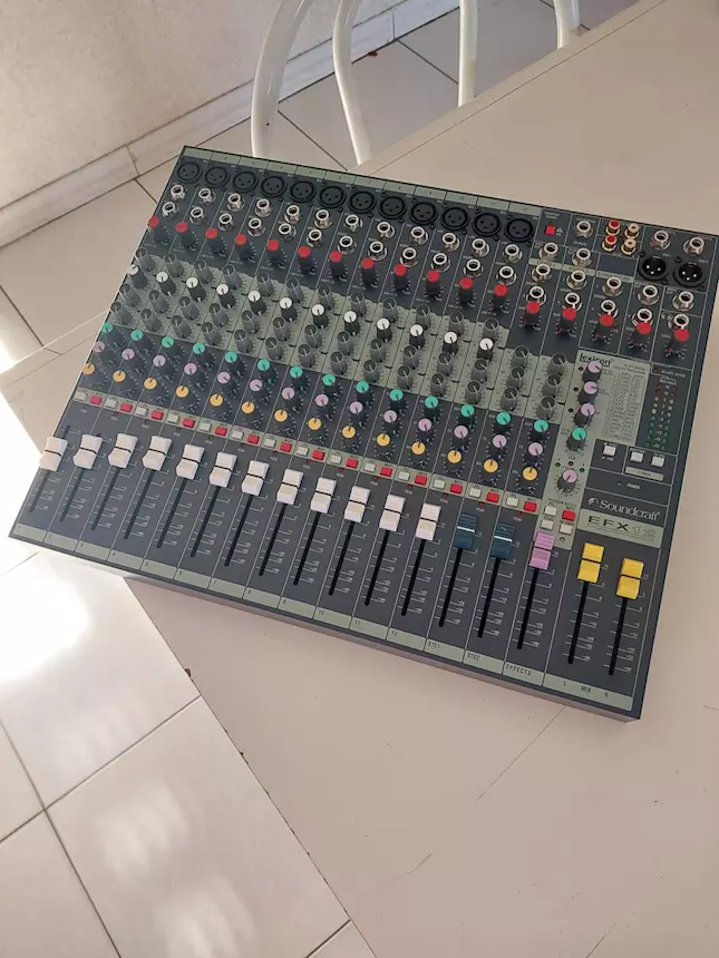 Mixer Soundcraft EFX 12 processore effetti 24-bit