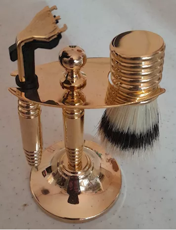 Set da barba in metallo placcato oro marca BIFFOLI set 3 pezzi