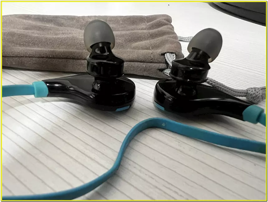 Foto 2Cuffie Aukey Bluetooth, modello sportivo, colore nero, ottimo stato