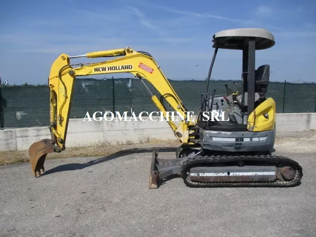 Foto 2New Holland E30.2SR Tipologia Escavatore
