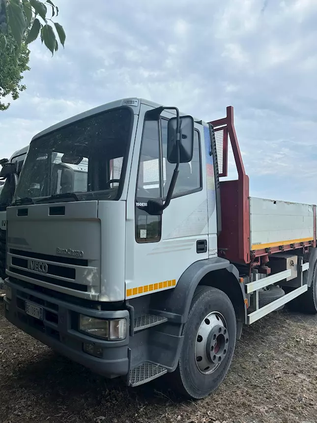 Foto 5I90,36 ribaltabile varie disponibilità 2 assi 3 assi Iveco Anno 1990