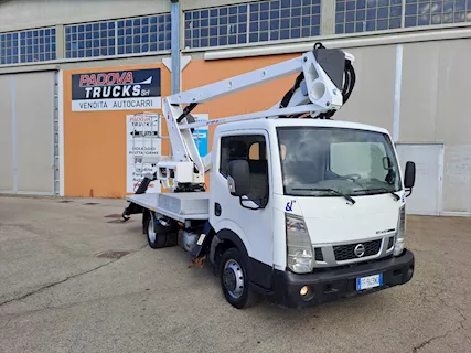 Nissan Cabstar NT 400