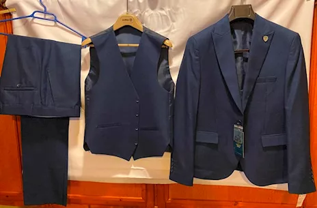 Completo abito classico tre pezzi uomo in vendita