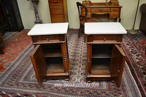 Antica coppia di comodini stile Luigi Filippo, in legno, in buone condizioni - Anteprima 5