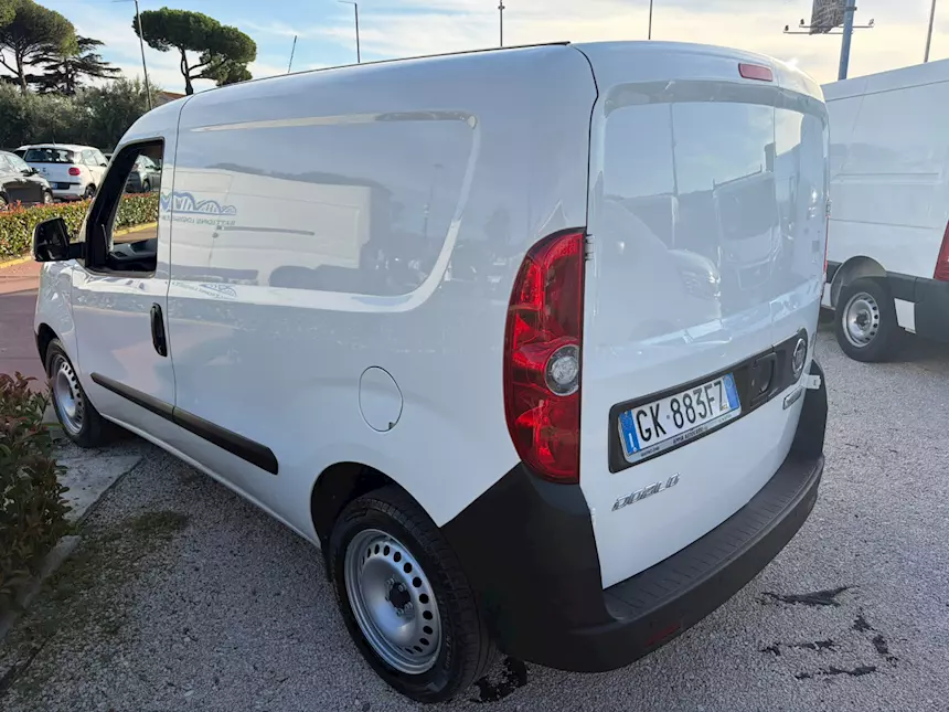 Foto 3FIAT DOBLO 1.6MJT 105CV E6D.I 2022 Km 45000 Euro 6, unico proprietario