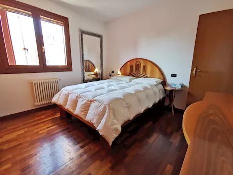 Camera da letto noce nazionale