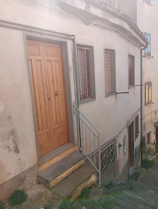 A Moliterno (pz) casa ristrutturata in centro storico