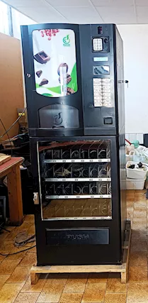 Distributore automatico combinato