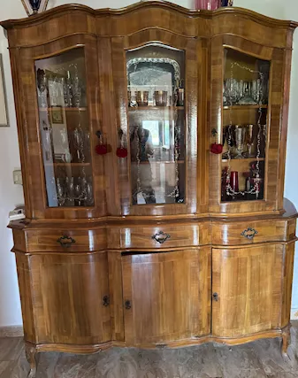 Vetrina vintage in buon stato larghezza