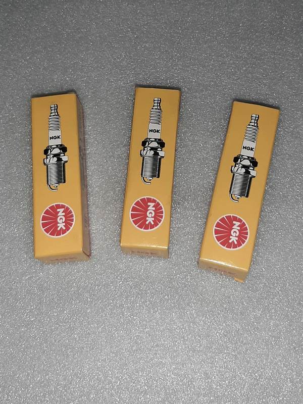 3 Candele NGK DPR8EA-9 Nuove