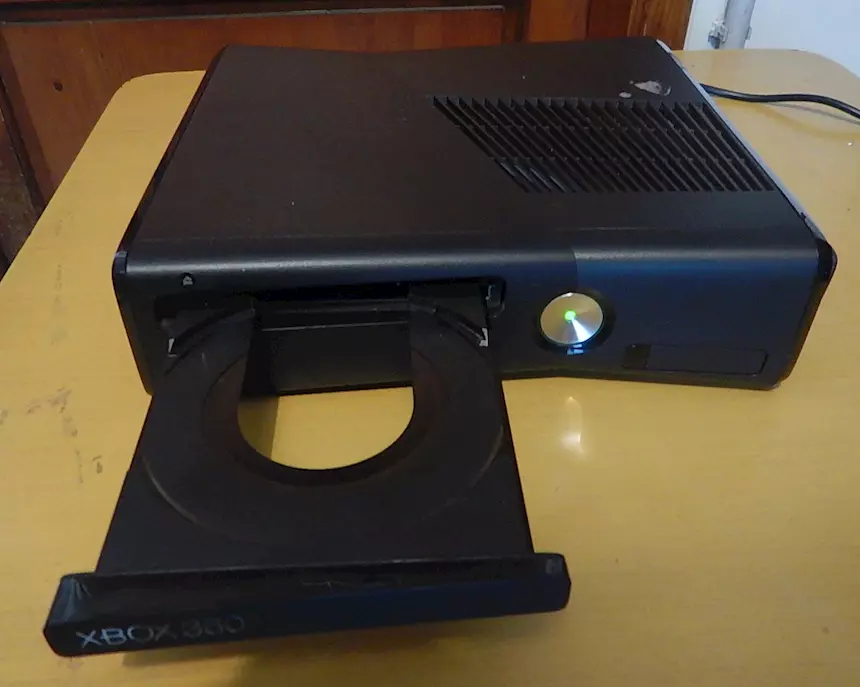 XBOX 360 slim 250 gb pi + 8 giochi