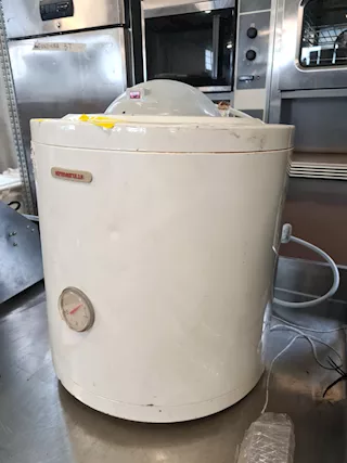 Boiler per acqua calda usato