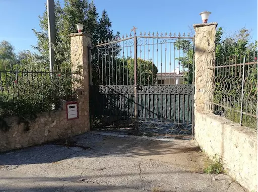 Villa con terreno 95000€
