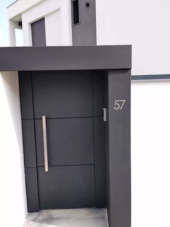 Fabbro e infissi in alluminio - Anteprima 3