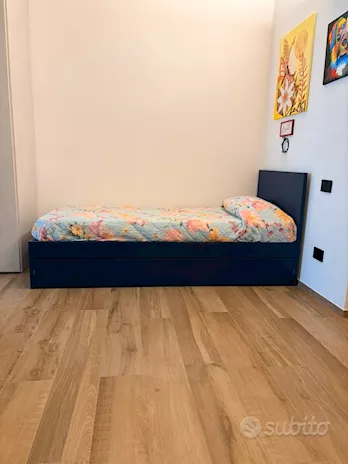 Letto Nuk con rete e materasso 90x200 180x200