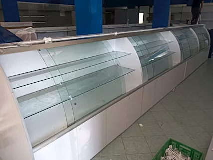 Vetrina Espositiva con Ante Bombate 4420, in buone condizioni - Foto 2