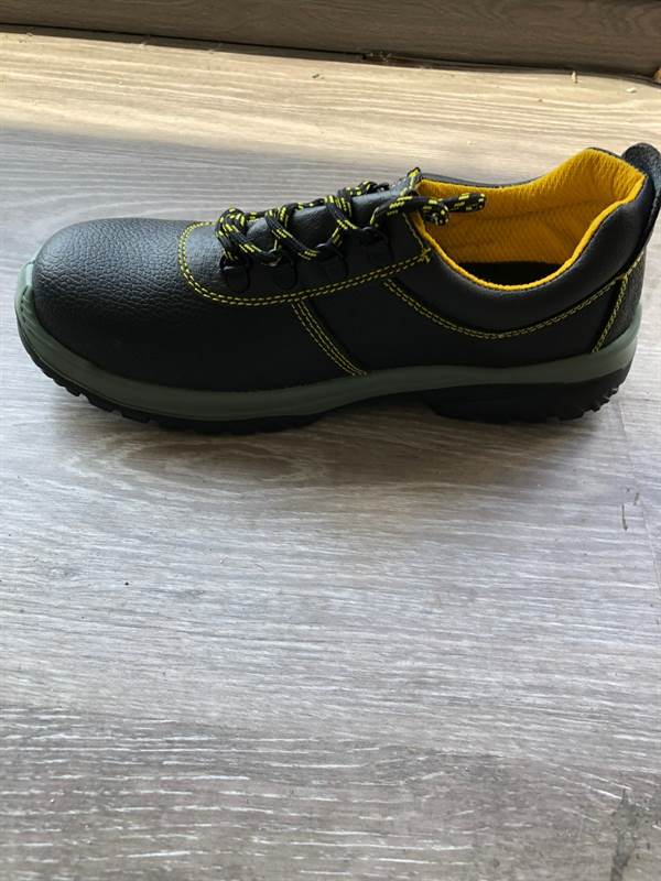 Scarpe antinfortunistiche, marca ISSA