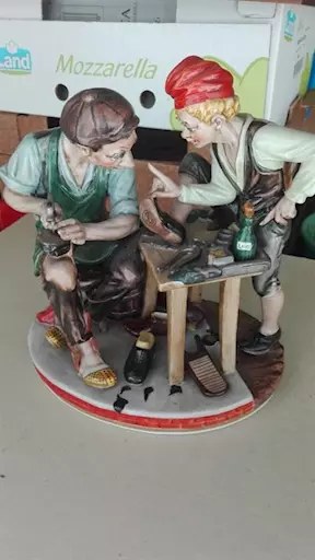 Gruppo di ceramica poligcroma vecchia
