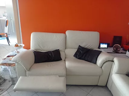 Divani in pelle artigianali con 2 motori per sollevamento ga, colore avorio - Foto 2