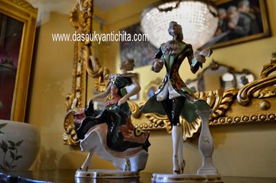 Coppia di statuine in porcellana raffiguranti danzanti, in buone condizioni - Foto 2