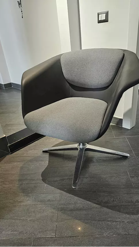 Foto 3 Elegante sedia poltrona, VERA PELLE ed acciaio cromato sedus