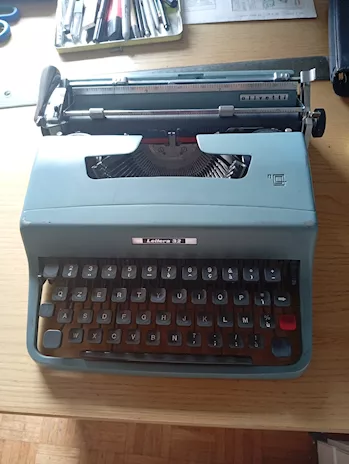 Olivetti lettera 32