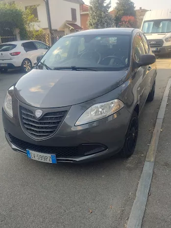 Lancia Y