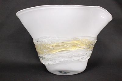Vaso bianco con fascia dorata in vetro di Murano con firma