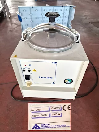 Autoclave per analisi chimiche usato