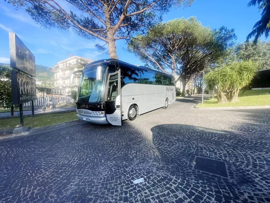Domino 2001 HDH Marca Iveco Anno 2004 Km 500000, cerchi in lega