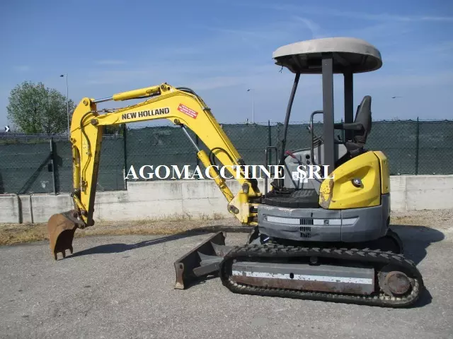 Foto 3New Holland E30.2SR Tipologia Escavatore