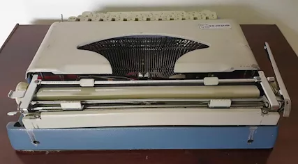 Macchina da scrivere Antares Compact, ottimo stato - Foto 3