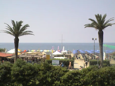 Vista mare a 100 mt dalle spiagge