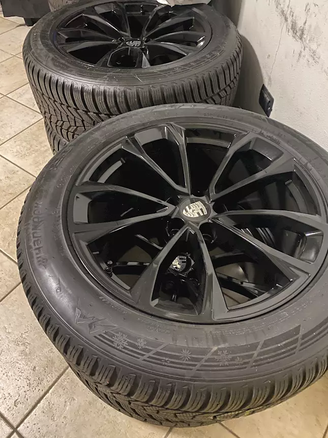 Cerchi Porsche da 19 gomme termiche Macan Cayenne