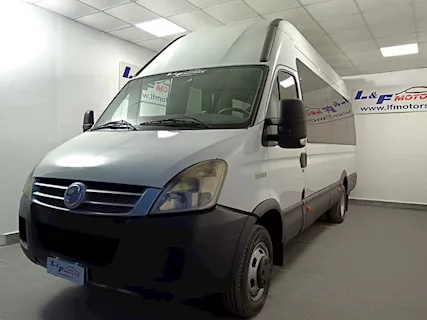 Iveco Daily minibus 17 posti