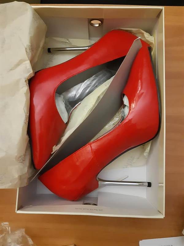Foto 3Decolletè in pelle tacco in metallo, colore rosso, prezzo non trattabile
