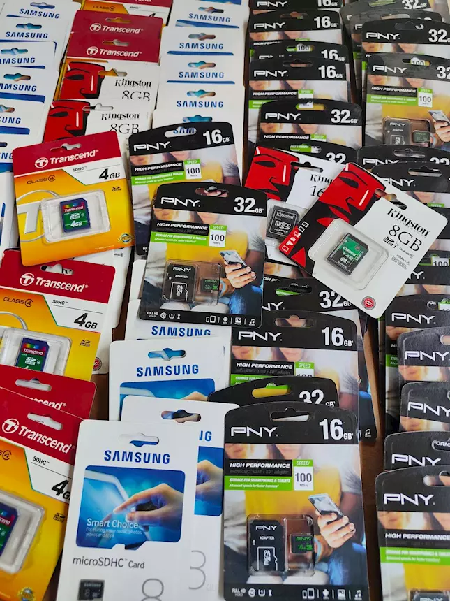 STOCK SCHEDE MEMORIA SD / MICROSD