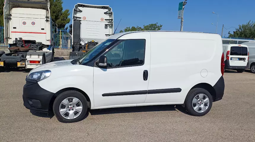 Foto 2Fiat Doblò Cargo CH1 Business 1.6 Mjet 105CV E6D Anno 2021, cambio manuale